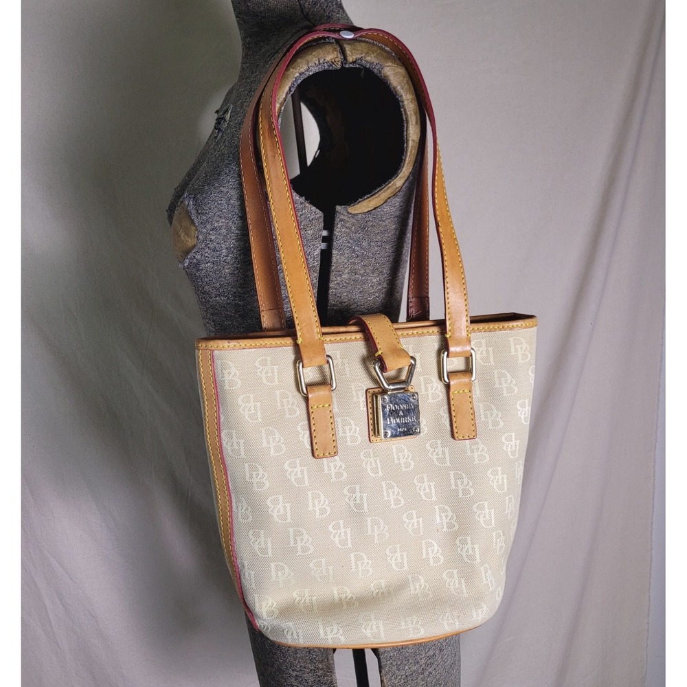 Y2K‎ Dooney And Bourke Tan Beige Bucket Bag Shoulder Purse Monogram Logo
